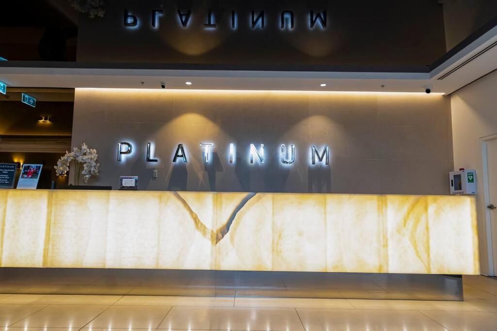 Luxe Haven - 42Nd Floor Panoramic City Views 멜번 외부 사진